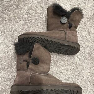 Womens Bailey Uggs chocolate brown